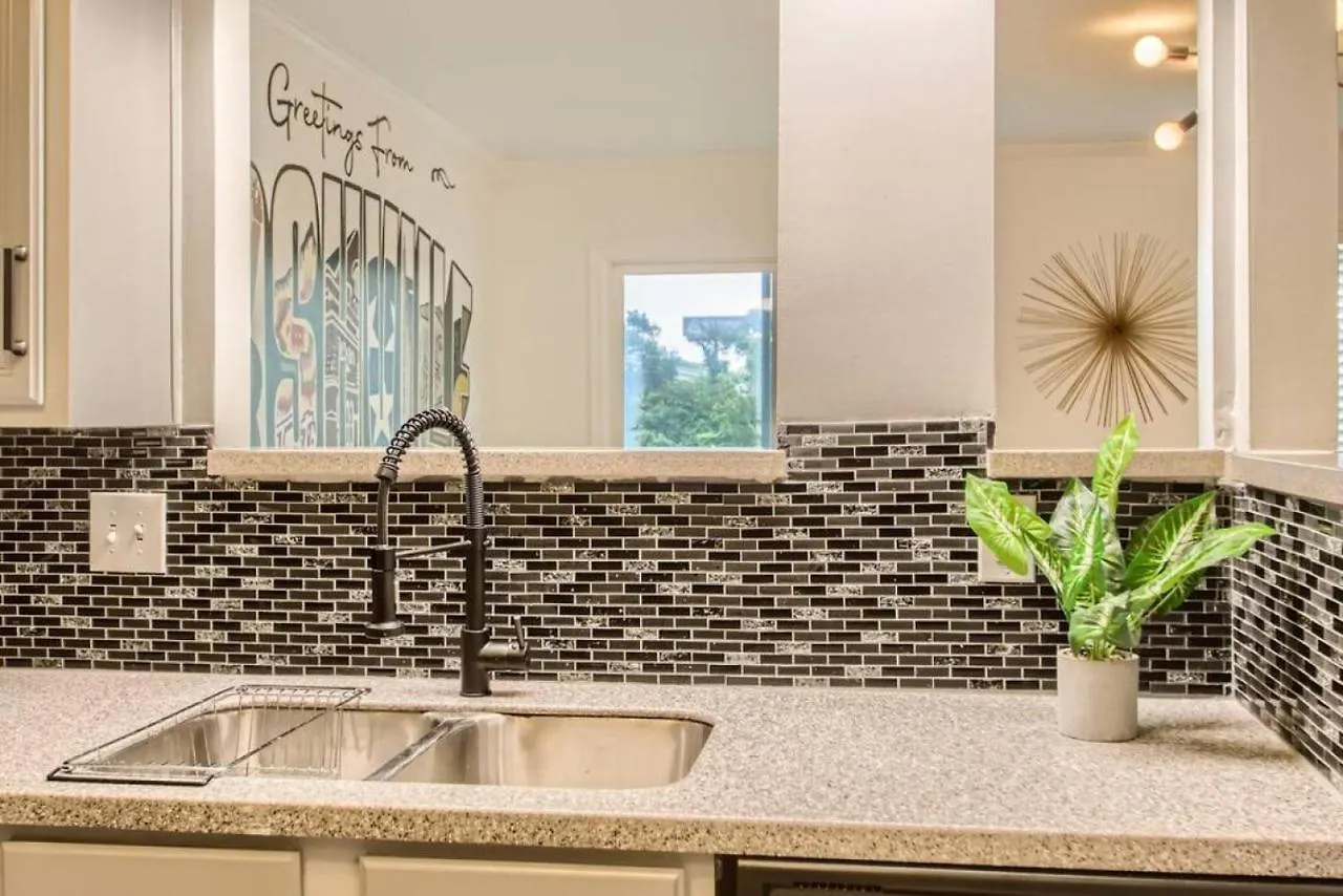 4 Bed, 2 Bedroom Plus Pool, Walk To Downtown And Germantown Nashville 0*,