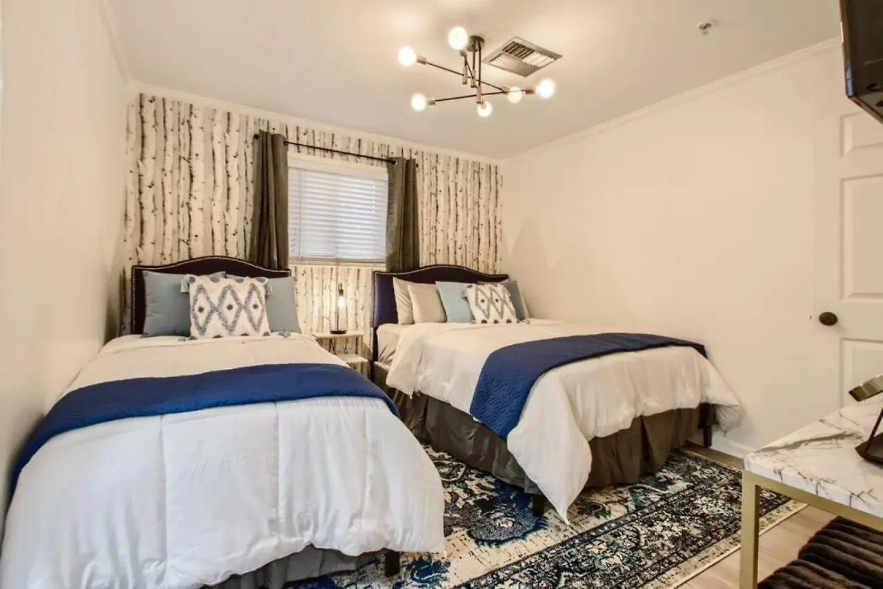 4 Bed, 2 Bedroom Plus Pool, Walk To Downtown And Germantown Nashville United States
