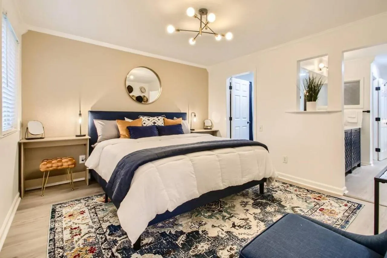 4 Bed, 2 Bedroom Plus Pool, Walk To Downtown And Germantown Nashville